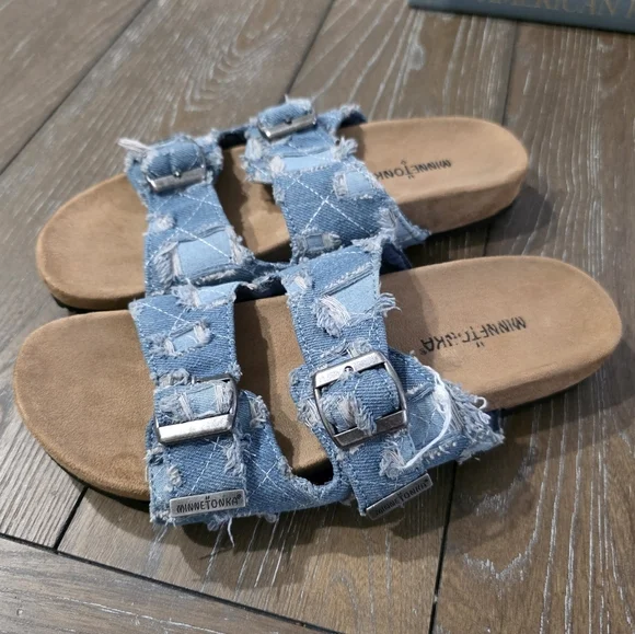 Minnetonka Patchwork Denim Sandals, Size 10 - Picture 2 of 11